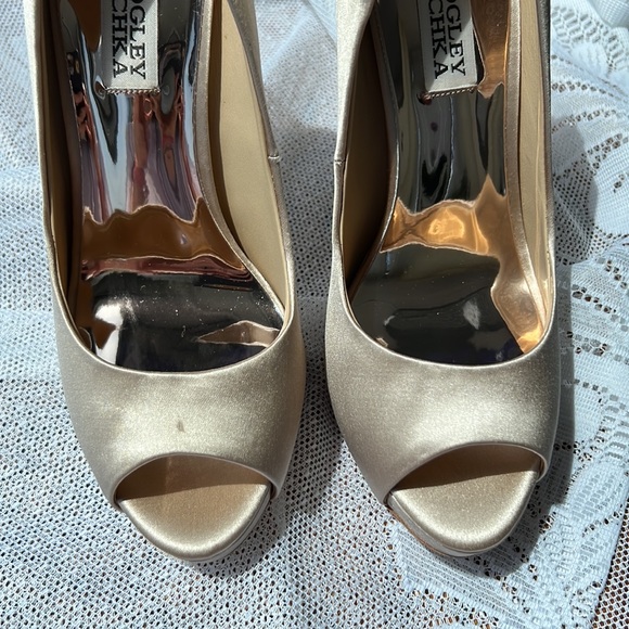 Badgley Mischka Kiara Embellished Peep-toe Pump LATTE - Picture 15 of 16